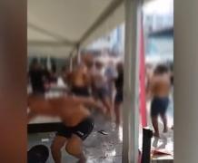 Bătaie în toată regula la piscina unui hotel din Bucureşti. Un grup de turişti şi-au împărţit pumni şi picioare
