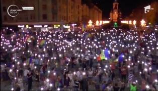 Proteste şi în marile orașe din țară. Zeci de mii de oameni au ieşit în stradă pentru a-şi spune nemulţumirile