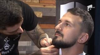 Tot mai mulţi bărbaţi renunţă la lama de bărbierit şi îşi aranjează barba la salon