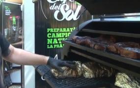 Burgeri, mâncare asiatică sau specialităţi italieneşti la festivalul de street food, din Bacău