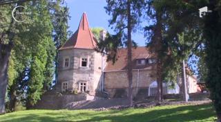 Povestea zbuciumată a Castelului Bethlen, care tronează pe culmile dealurilor din Transilvania