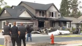 Un american a vrut să-şi ucidă familia cu avionul, pe care l-a prăbuşit intenţionat peste casa în care erau soţia şi copilul lui