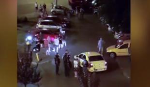 Nou scandal în cazul protestelor violente de vineri. Patru turişti, smulşi de jandarmi dintr-un taxi şi puşi la pământ