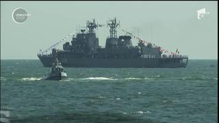 Peste zece mii de oameni asistă de Ziua Marinei, la cel mai mare spectacol naval al anului