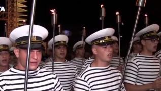 Festivităţile dedicate Zilei Marinei s-au încheiat cu aplauzele mulţimii care i-a urmărit de-a lungul întregii zile de sărbătoare