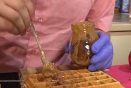 Doi tineri din Timișoara şi-au transformat pasiunea pentru waffe în profit