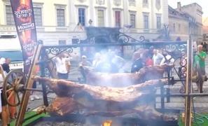Festival gastronimic în Piaţa Mare din Sibiu, un adevărat pelerinaj pentru gurmanzi
