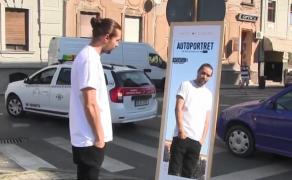 Autoportret, proiect inedit cu zeci de oglinzi, pe străzile oraşului Arad