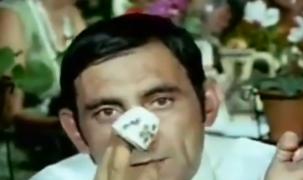 Jean Constantin, comemorat pe litoral. Prietenii şi familia marelui artist au aruncat flori în marea pe care o iubea atât de mult