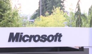 Compania Microsoft, suspectată iar că a dat mită