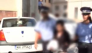 Mama din Galaţi care şi-a abandonat timp de trei zile fetiţele într-un apartament mizer a fost arestată