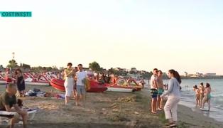 Aglomeraţie pe litoral. Zeci de mii de turişti, la sfârşitul verii