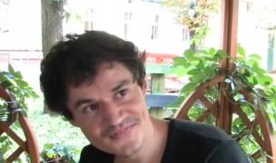 Un tânăr din Oradea, care lucrează ca spălător de vase, și-a uimit colegii cu vocea sa