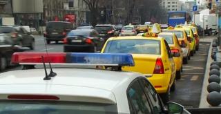 Nou regulament pentru taximetrişti. Şoferii care îşi negociază cursele ar urma să fie sancţionaţi
