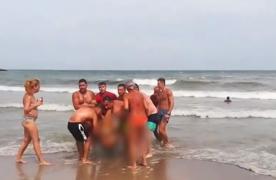 Încă un turist înecat în mare. Un bărbat de 44 de ani a murit după ce a încercat să înoate dincolo de geamandură