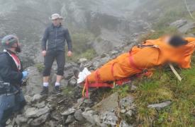Un bărbat a fost salvat cu elicopterul după ce a căzut 40 de metri, într-o zonă abruptă din Făgăraş