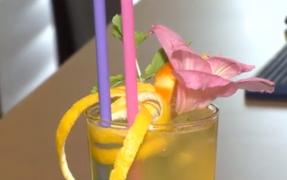 Adio, tacâmuri şi paie din plastic. Ministerul Mediului vrea să le interzică prin lege