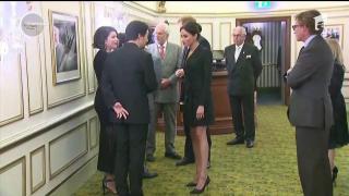 Meghan Markle, apariţie îndrăzneaţă la un concert caritabil, într-o rochie decoltată