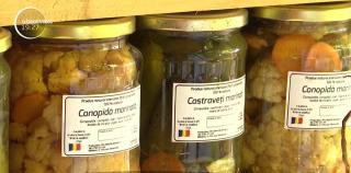 Toamna vine cu bunătăți de-a gata. Mulți români renunță să își mai facă singuri conservele