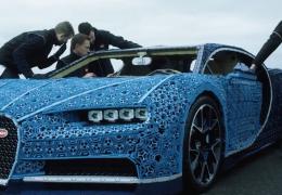 Bugatti Chiron, complet funcţional, construit din un milion de piese Lego