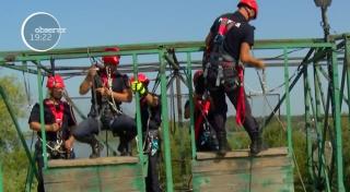 Vieți salvate de la înălțime! Pompierii pregătesc 500 de alpiniști pentru intervenția în caz de cutremur
