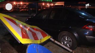 Un şofer băut a devastat un sens giratoriu din Bucureşti
