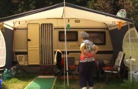 Iubitorii de natură se despart cu greu de locurile în care au stat toată vara, la rulotă