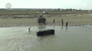 Un bărbat din Suceava se poate declara norocos, după ce a scăpat cu viaţă dintr-un accident teribil