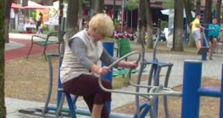 Concediile s-au terminat, iar oamenii au revenit la obiceiurile sănătoase. Parcurile şi terenurile de fotbal sunt pline