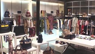 Toamna vine cu tendinţe inedite în modă. În lunile următoare, marii designeri recomandă ţinutele aglomerate