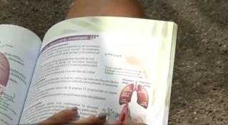 Scandalul manualelor ia amploare. Fostul ministru al Educaţiei vorbeşte despre sabotaj