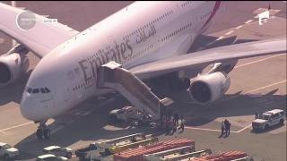 Alertă pe aeroportul JFK din New York! Un avion a fost plasat în carantină, după ce pasagerii au început să se simtă rău