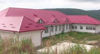 Începe școala chiar dacă multe școli nu sunt pregătite. În Vaslui, zeci de elevi vor învăţa în săli improvizate