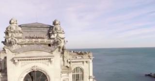 Cazinoul Constanța își strigă durerea într-un eveniment menit să atragă atenția asupra stării deplorabile a clădirii