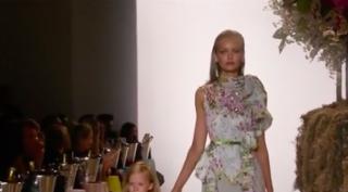 Explozie de vedete la Săptămâna Modei de la New York. Culorile pastelate şi imprimeul floral au dominat podiumul