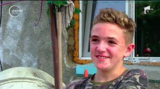 Zeci de IT-iști din Oradea au construit o casă pentru un copil orfan de 12 ani