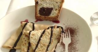 Clătitele enorme şi papanaşii înecaţi în smântână şi dulceaţă, două dintre motivele pentru reveni pe litoral