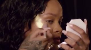 Rihanna donează profitul în urma lansării unor noi produse de machiaj din propria colecţie, pentru educaţia din Malawi