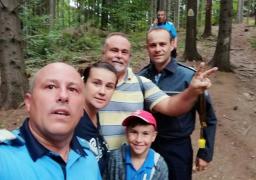 Familie din București, salvată de jandramii montani după ce s-a rătăcit pe traseul de la Peştera Râşnoavei