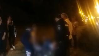 O fată de 14 ani a căzut într-un canal neacoperit, la Constanţa, în timpul unui spectacol în aer liber