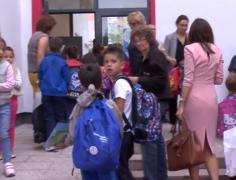 Primul an la şcoală pentru copii sub şase ani poate lasă urme adânci. Avertismentul făcut de psihologi