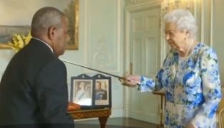 Regina Elisabeta îşi sperie chiar şi nepoţii! O recunoaşte Prinţul Harry, într-un nou documentar