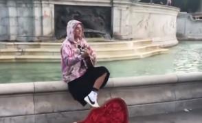 Surpriză marca Justin Bieber. Artistul a luat o chitară și a început să cânte pe stradă, în Londra