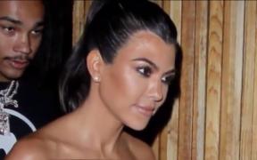 Kourtney Kardashian și-a tras iubit cu 19 ani mai tânăr