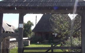 O casă veche de 400 de ani din Maramureş a fost transformată în muzeu