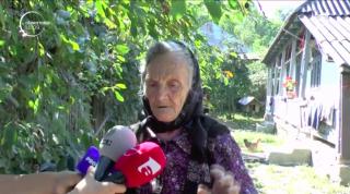 O bătrână dintr-un sat din judeţul din Neamţ a reuşit să-i sperie pe hoţii care intraseră în casă