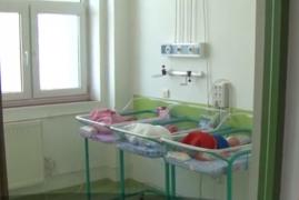 Bebeluş infectat în spital, la Baia Mare. Apelul disperat al părinţilor: 'Căutăm o ţară în care copiii pot creşte în siguranţă'