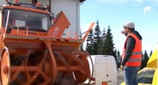 Valul de frig arctic loveşte România. Autorităţile au pregătit utilajele de deszăpezire şi stocurile de sare