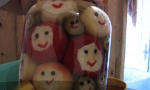 Murăturile care zâmbesc au devenit o afacere bănoasă pentru o gospodină din Bihor