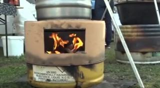 Festivalul sarmalelor, la Praid. Bucătari iscusiţi din România şi Ungaria şi-au pus şorţurile şi s-au apucat de treabă